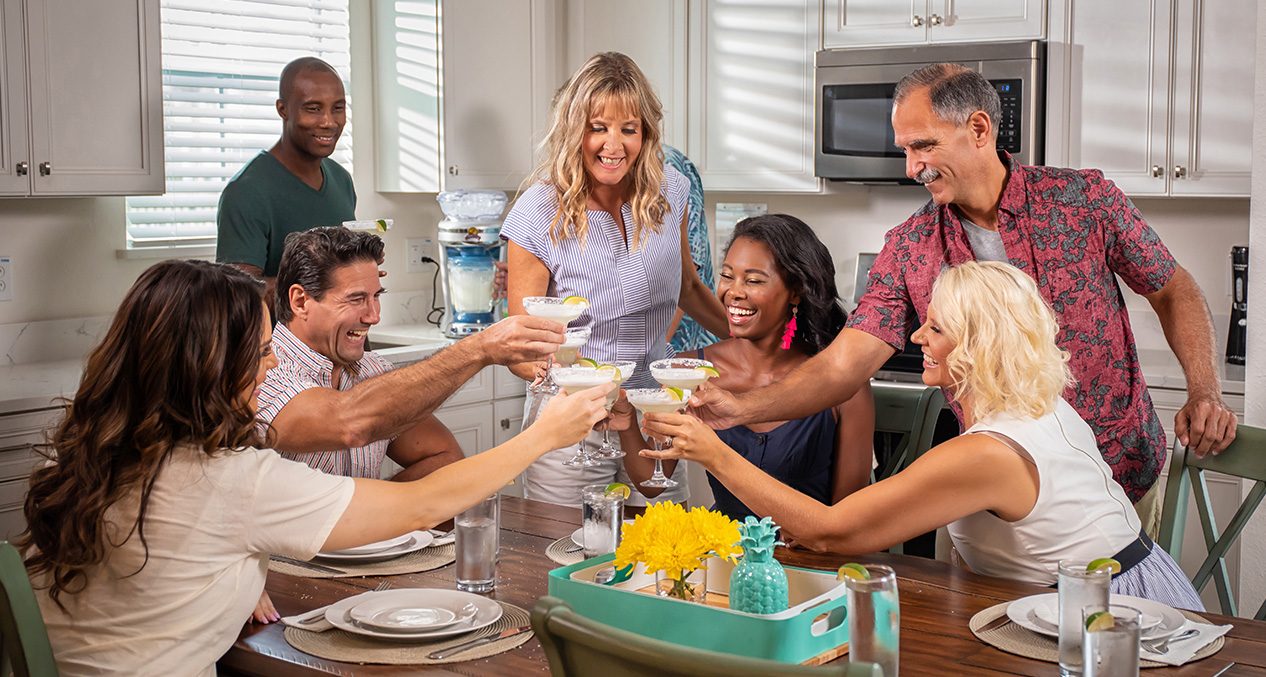 people-at-the-kitchen-2